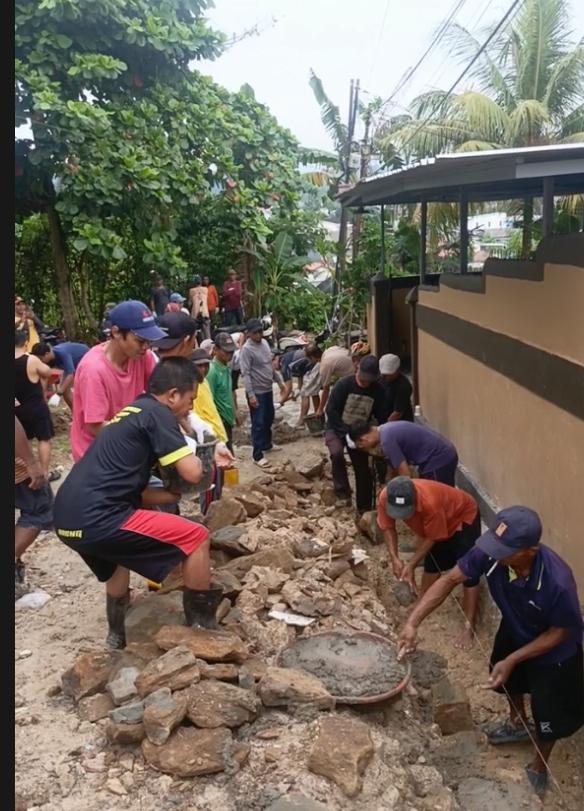 Kerja Bakti Pembersihan dan Perataan Jalan di Blok G1, Warga RT 24 Perum SKM Borneo Samarinda
